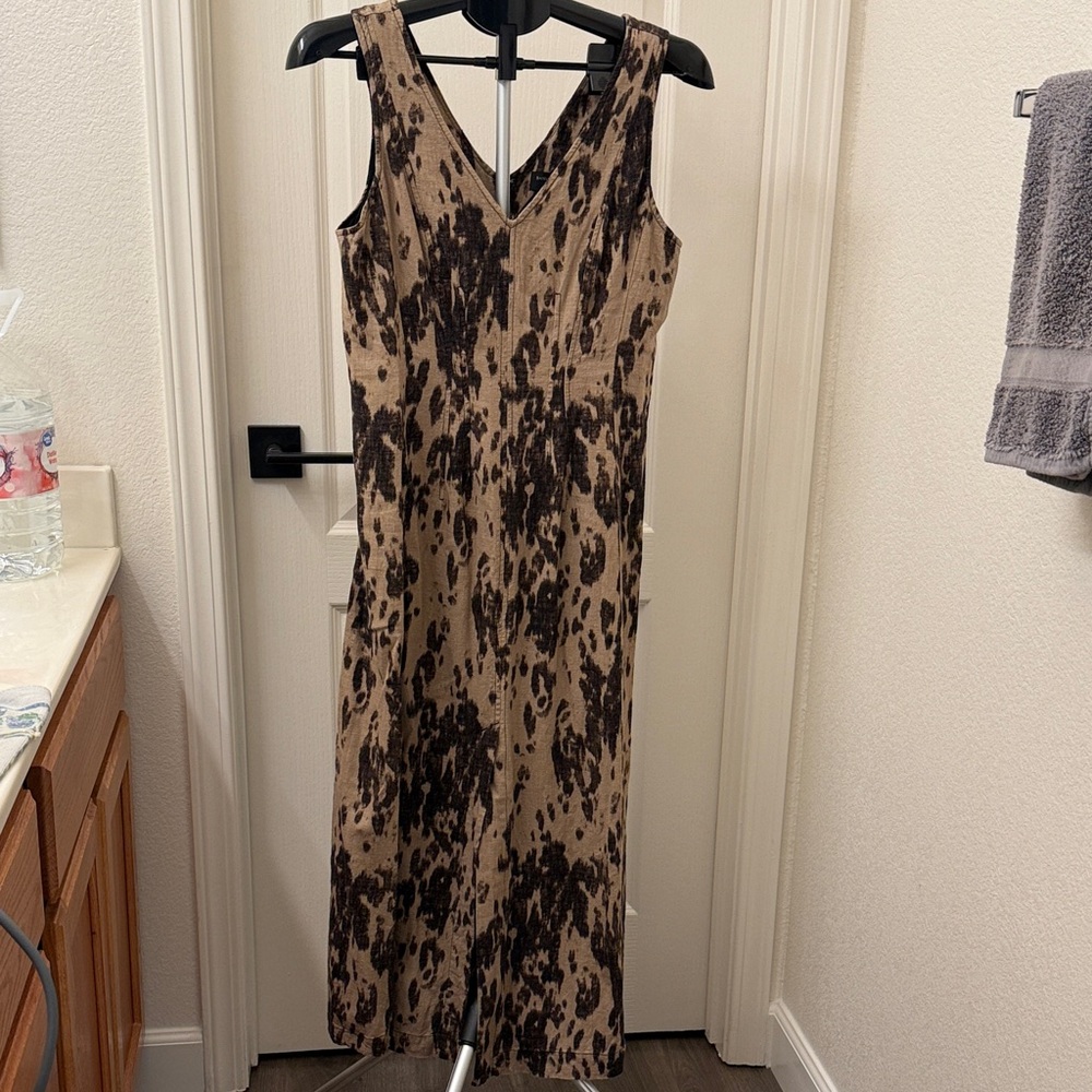 Banana Republic Beige and Dark Brown Sleeveless V-Neck Maxi Dress